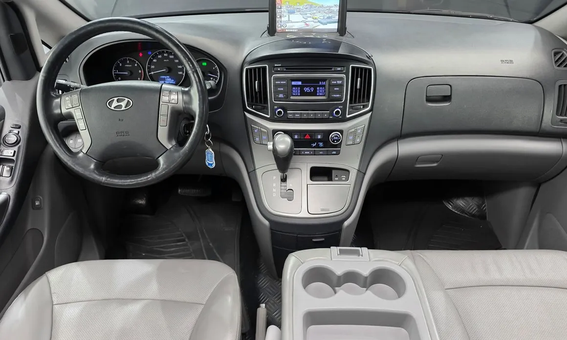 Hyundai Starex