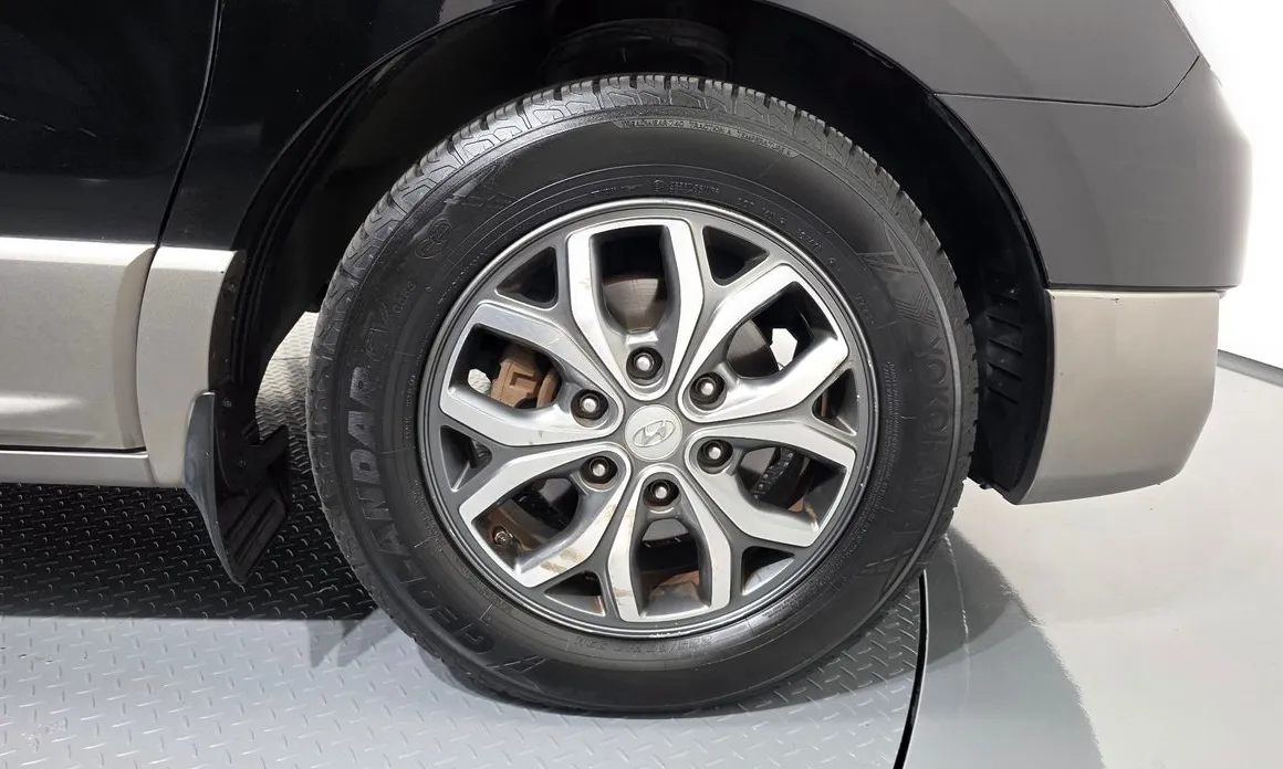 Hyundai Starex