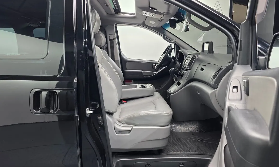 Hyundai Starex
