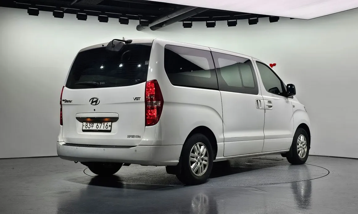 Hyundai Starex