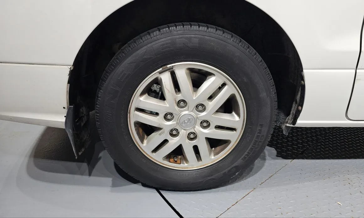 Hyundai Starex
