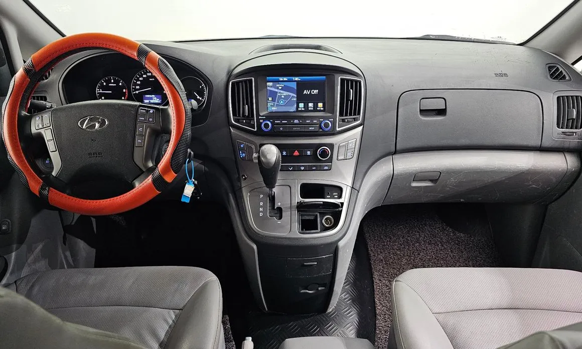 Hyundai Starex
