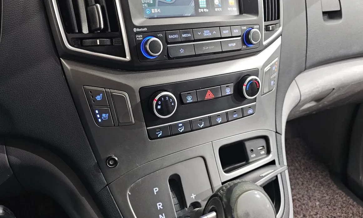 Hyundai Starex