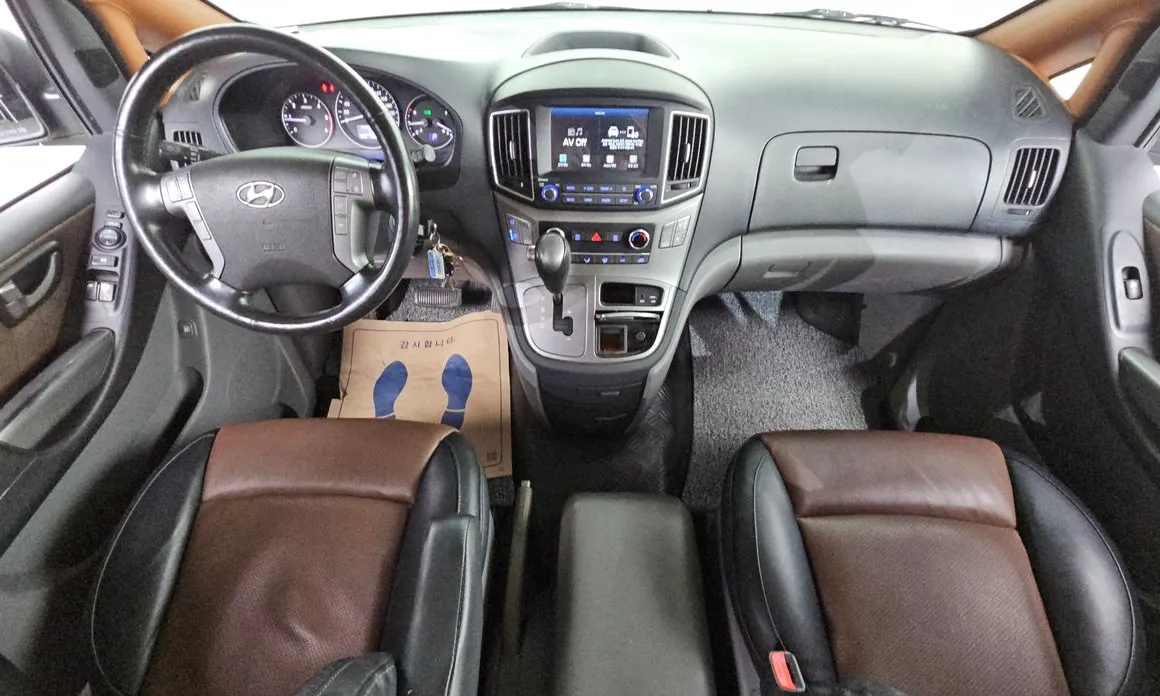 Hyundai Starex
