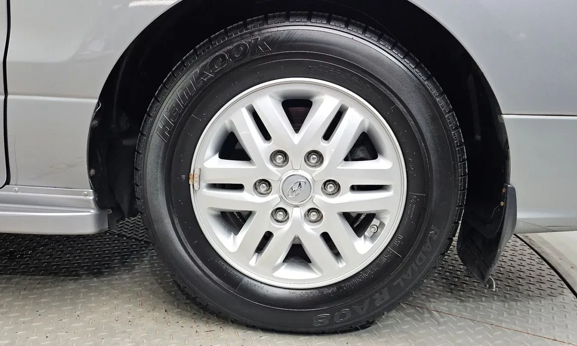 Hyundai Starex