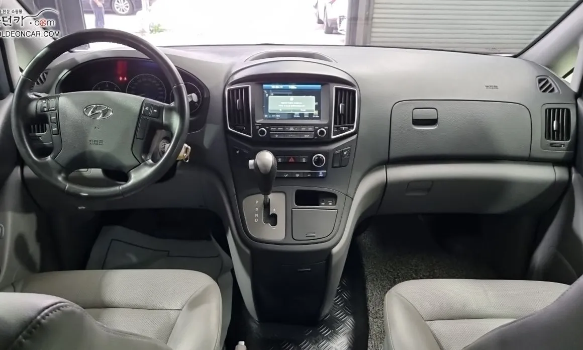 Hyundai Starex