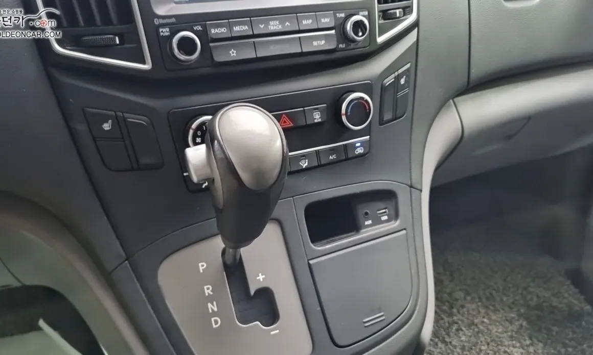 Hyundai Starex
