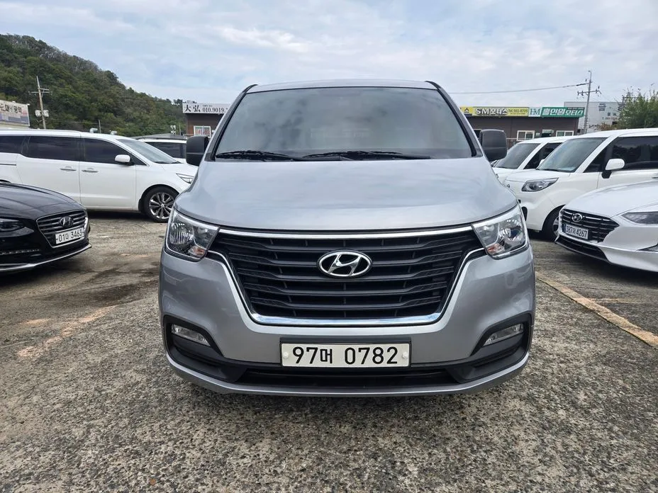 Hyundai Starex