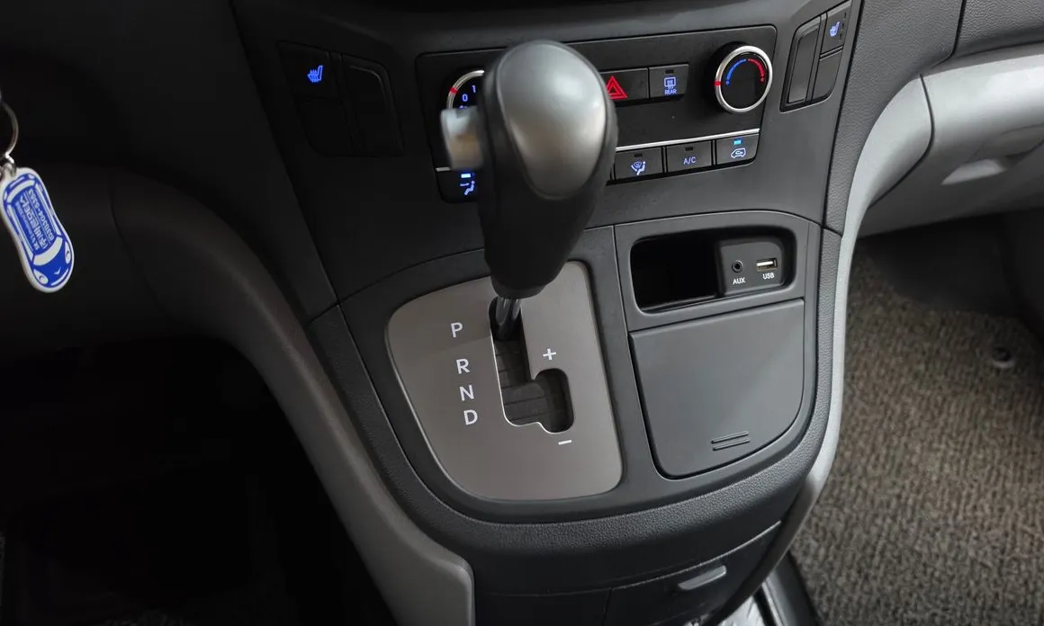 Hyundai Starex