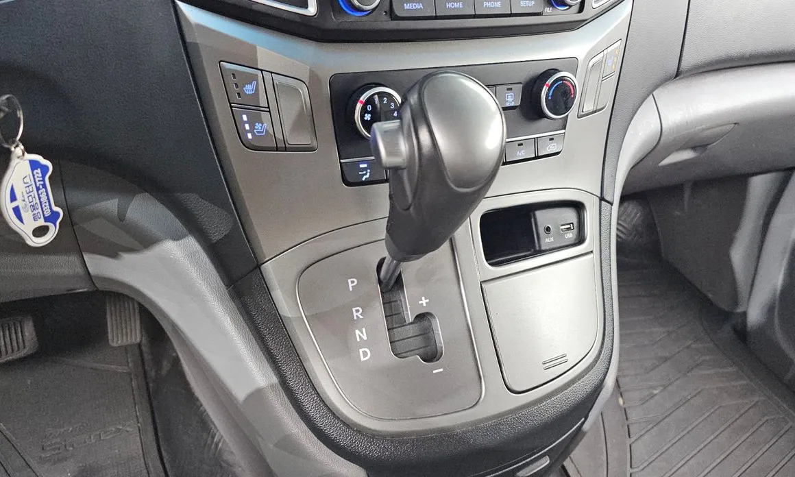 Hyundai Starex