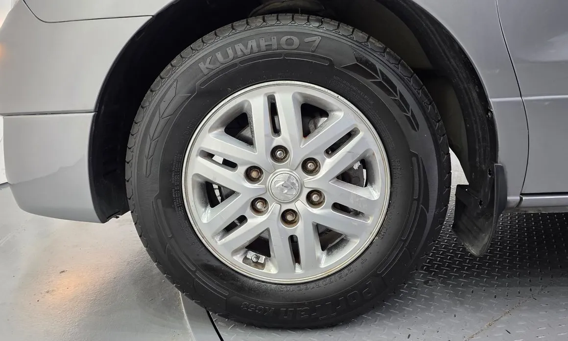 Hyundai Starex