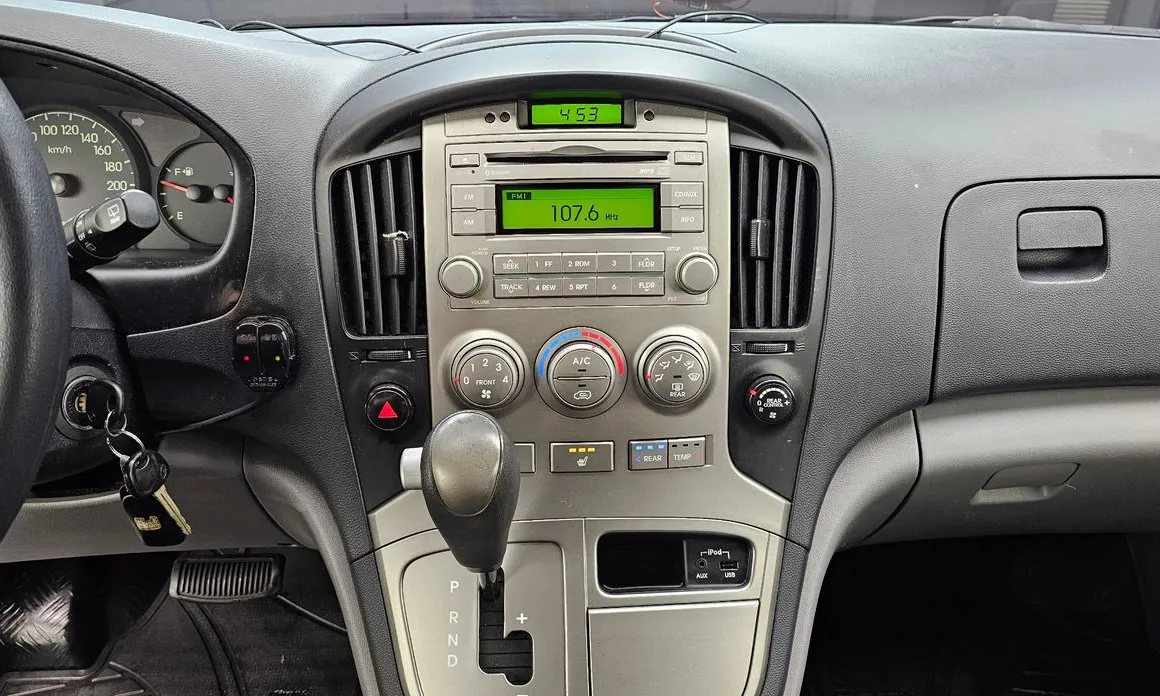 Hyundai Starex