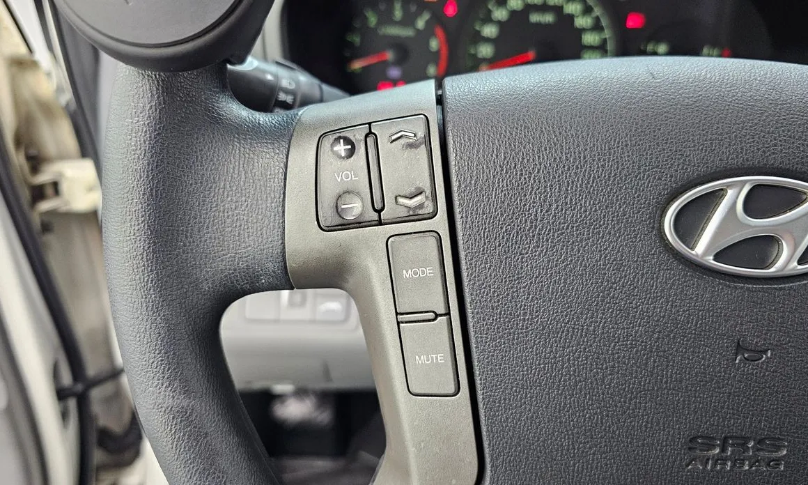 Hyundai Starex