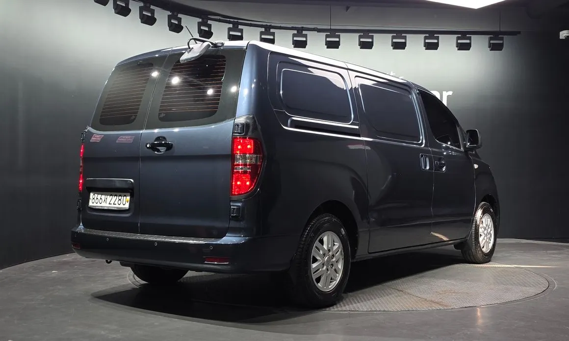 Hyundai Starex