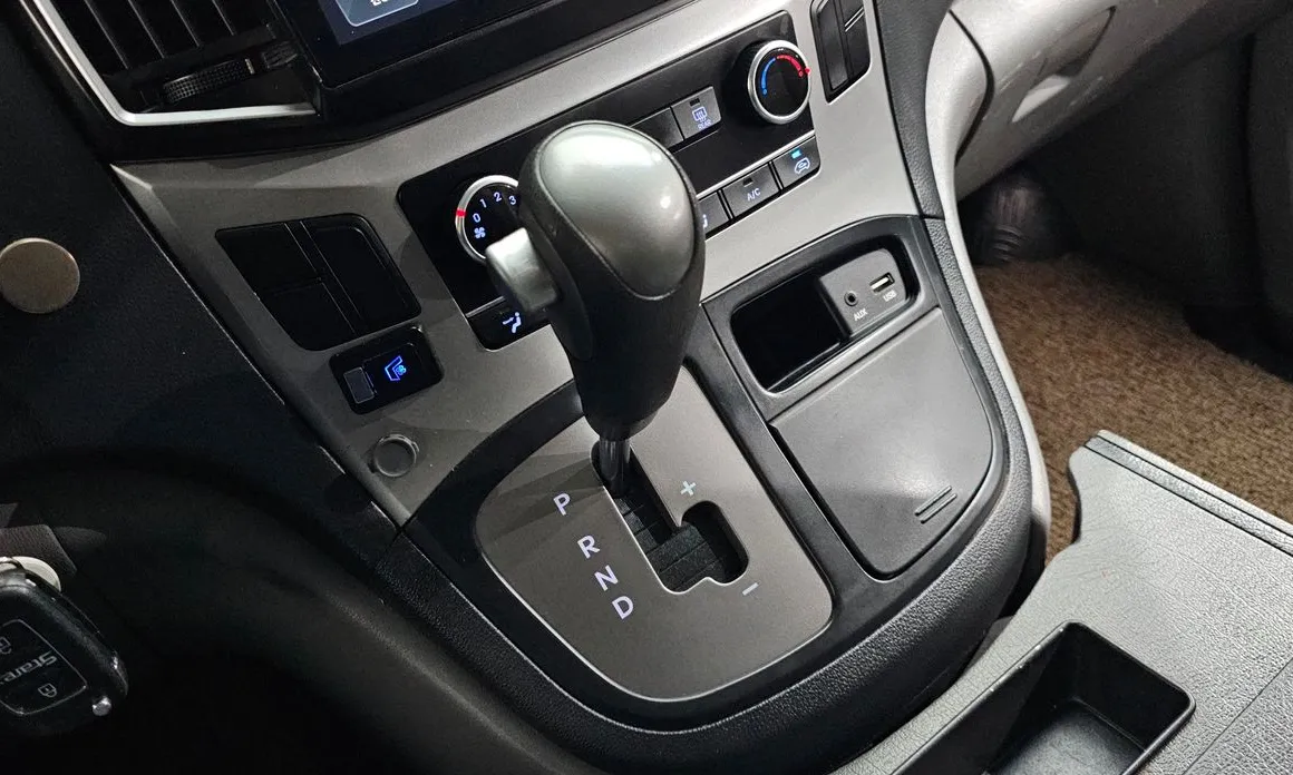 Hyundai Starex