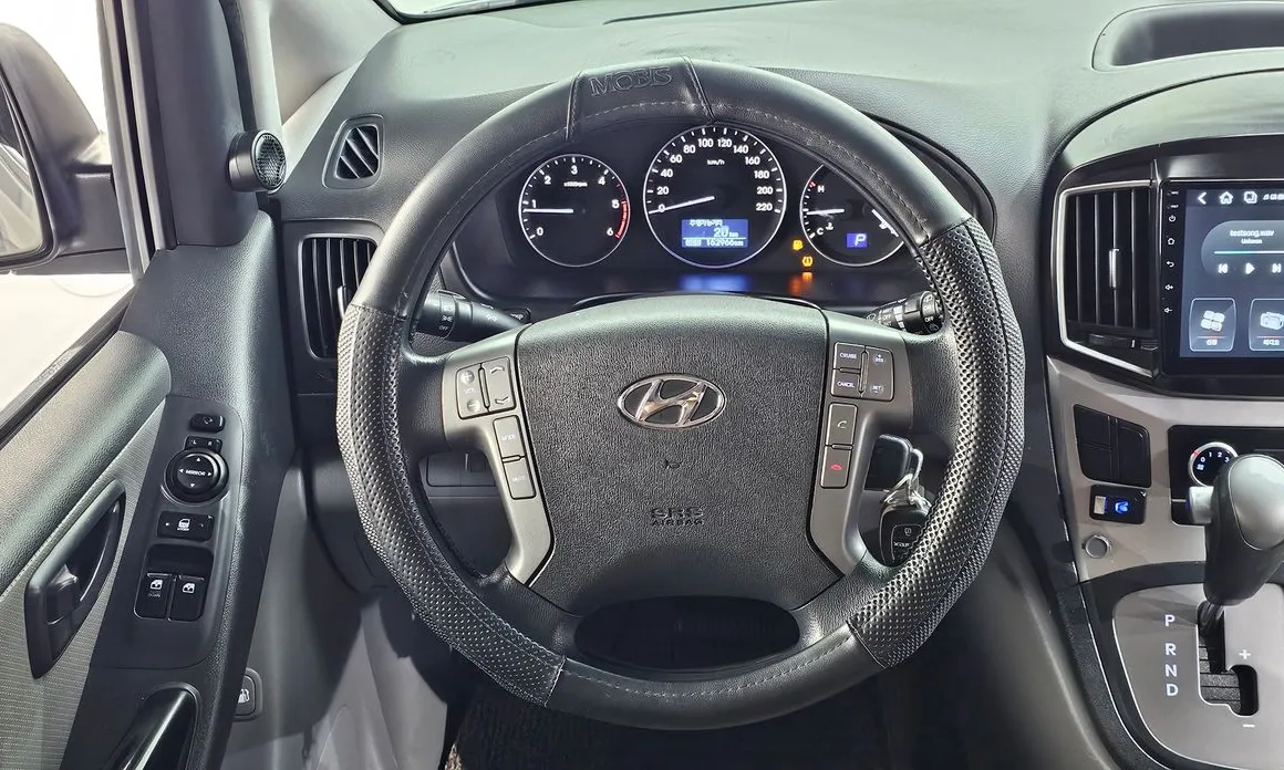 Hyundai Starex