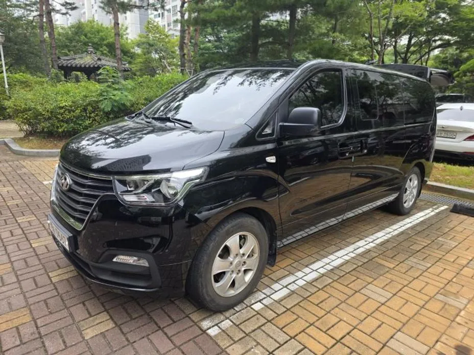 Hyundai Starex