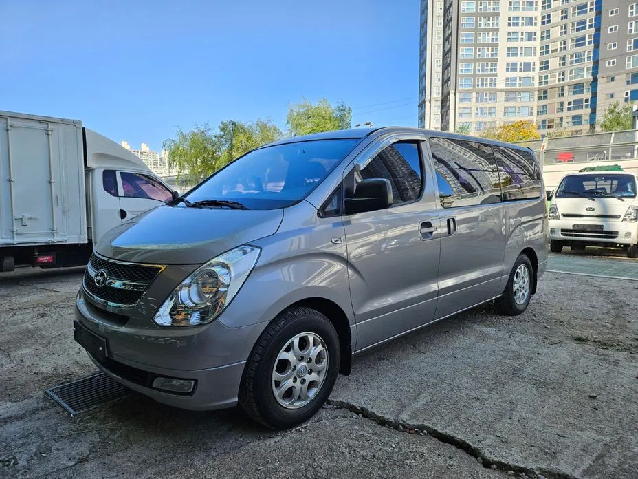 Hyundai Starex