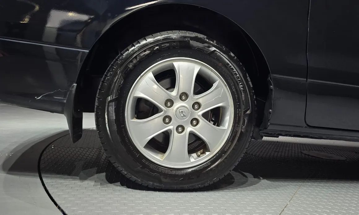 Hyundai Starex