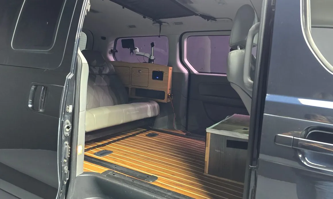 Hyundai Starex