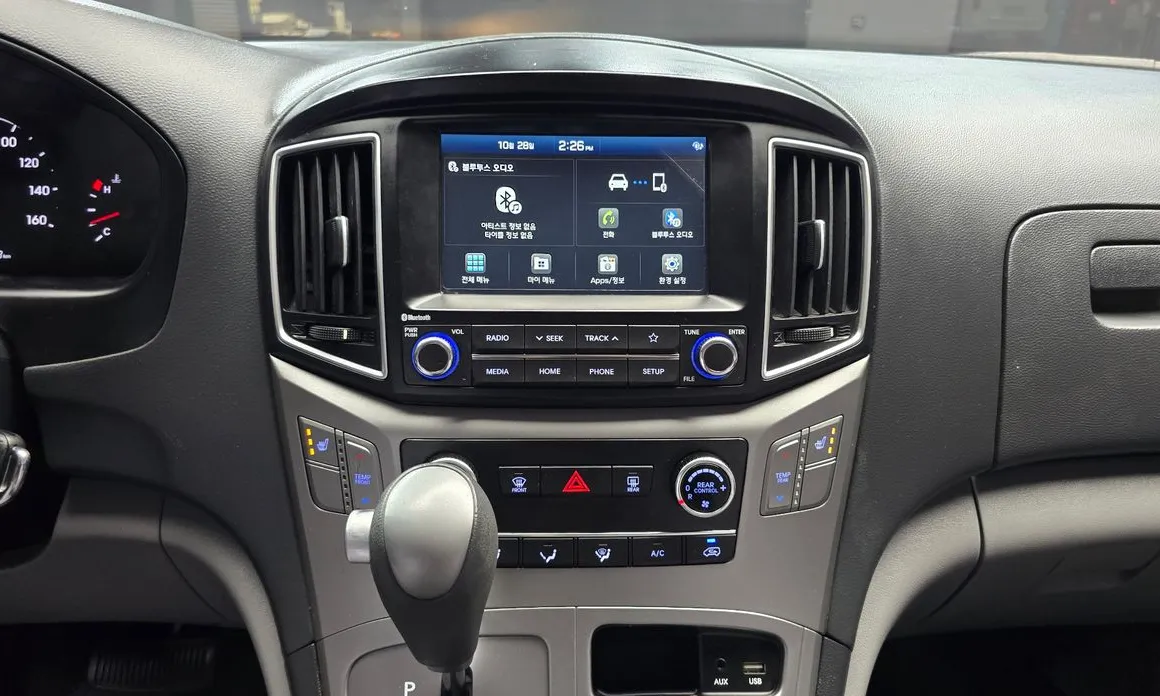 Hyundai Starex