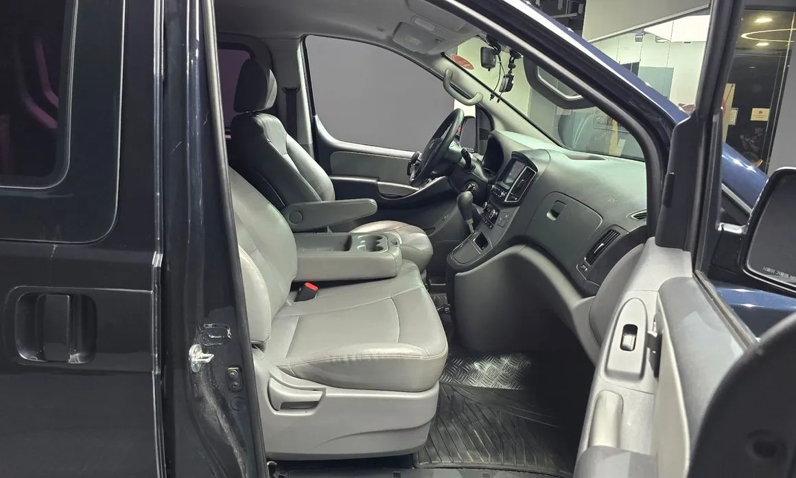 Hyundai Starex