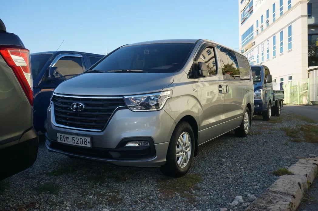 Hyundai Starex