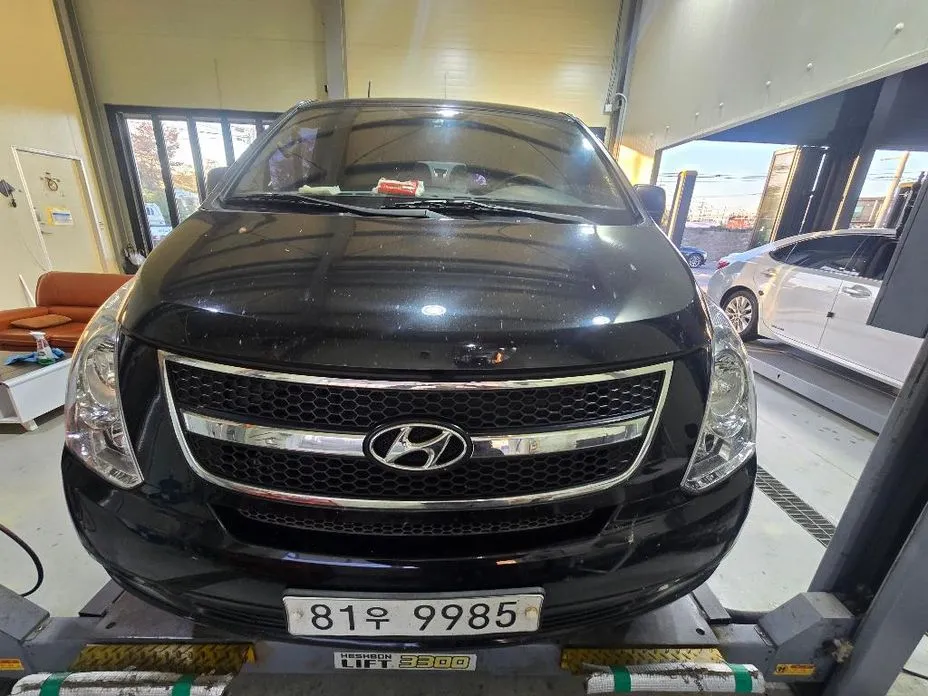 Hyundai Starex