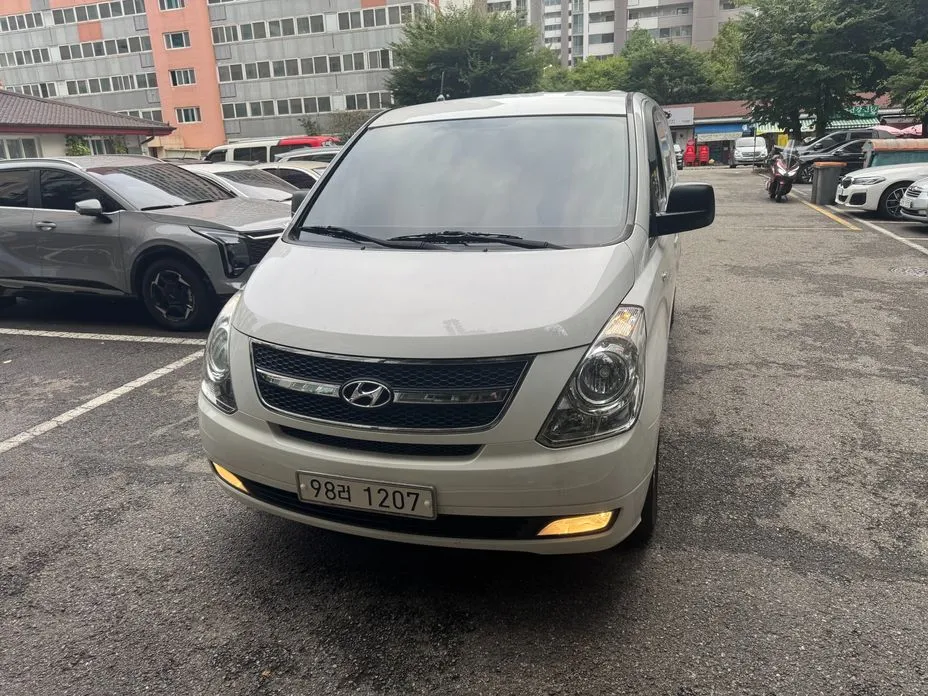 Hyundai Starex