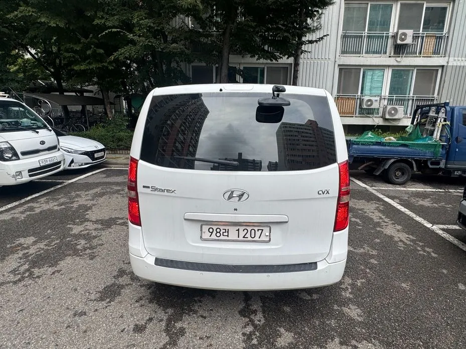Hyundai Starex