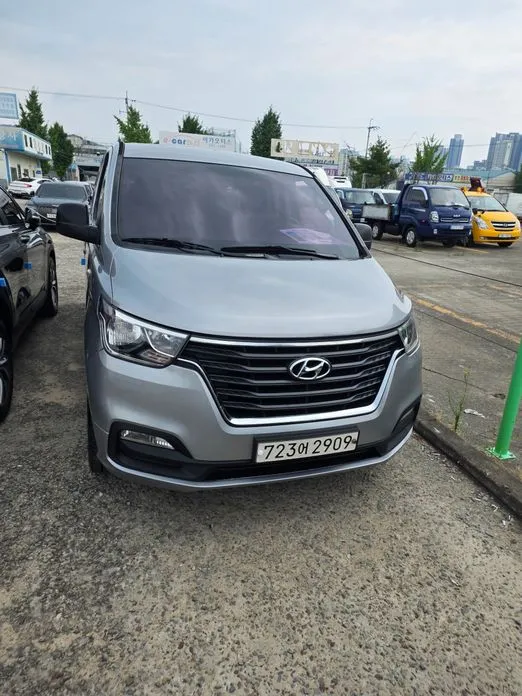 Hyundai Starex