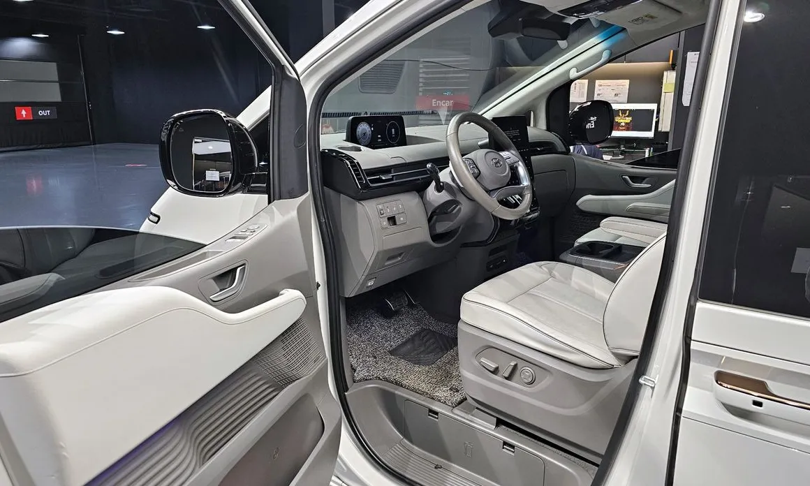 Hyundai Staria