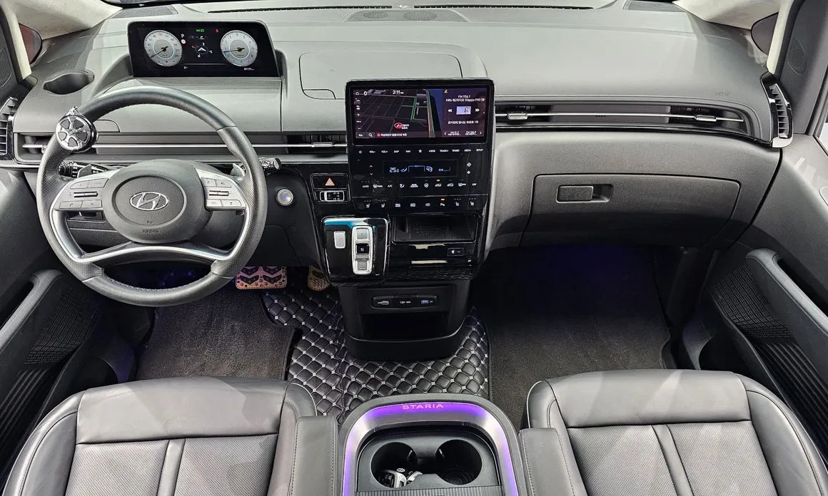 Hyundai Staria