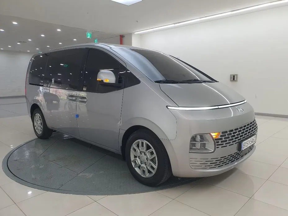 Hyundai Staria