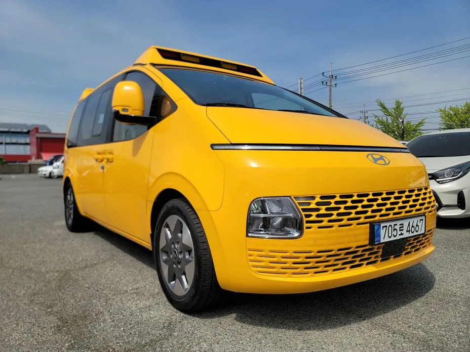 Hyundai Staria