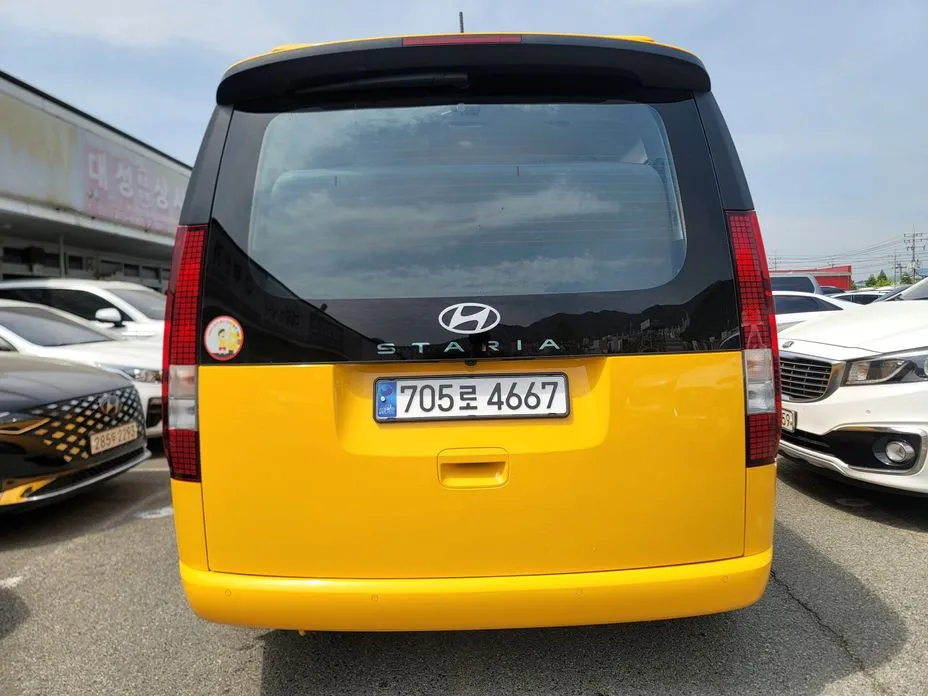 Hyundai Staria