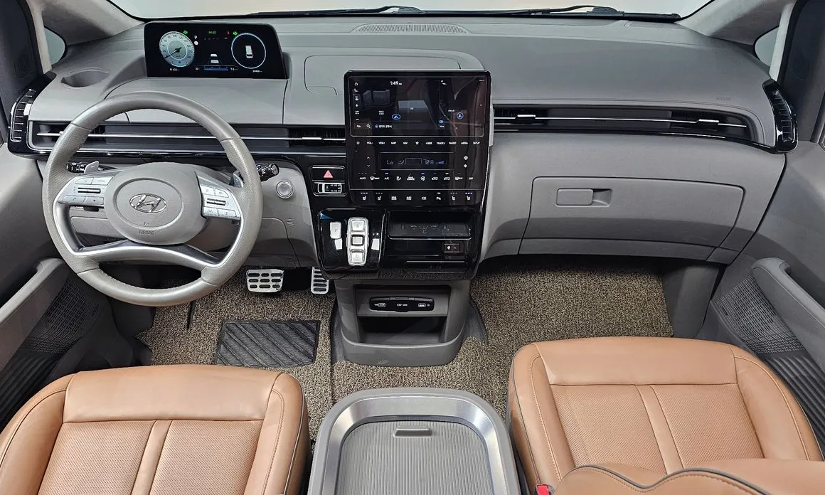 Hyundai Staria