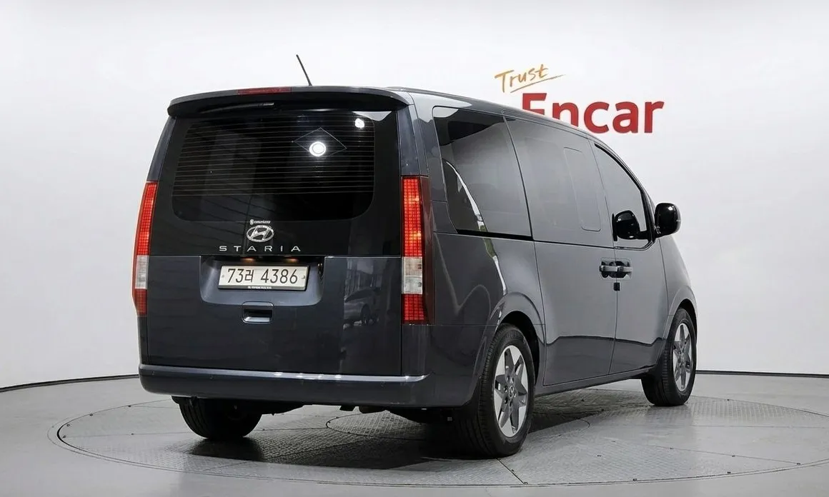 Hyundai Staria
