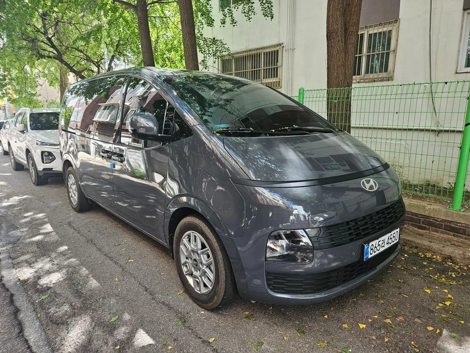 Hyundai Staria