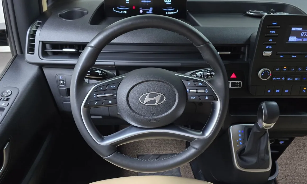 Hyundai Staria