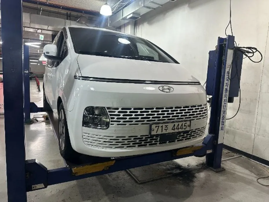 Hyundai Staria