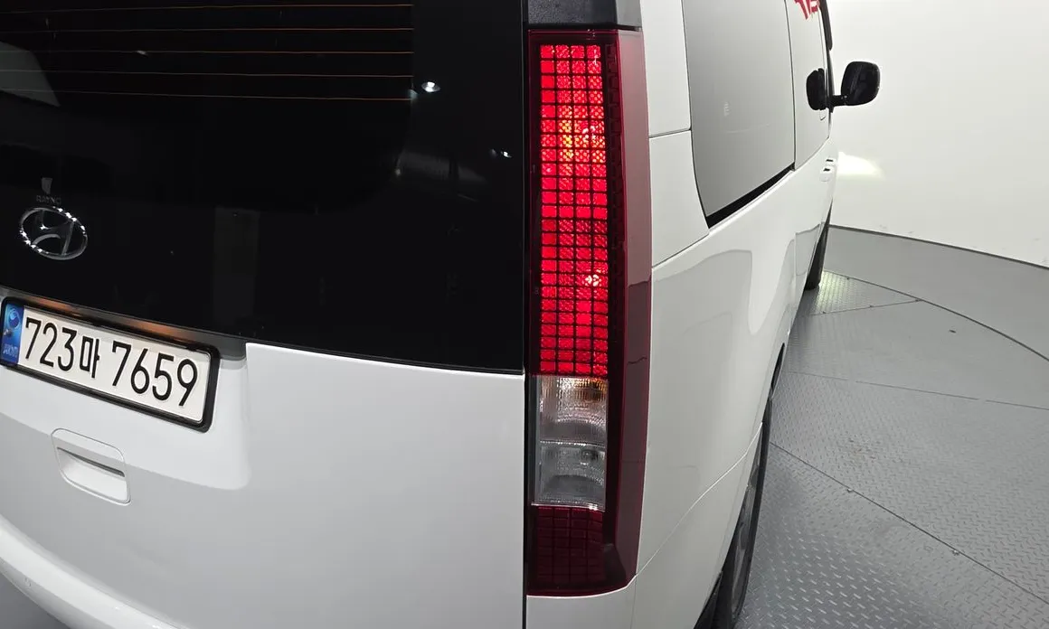 Hyundai Staria