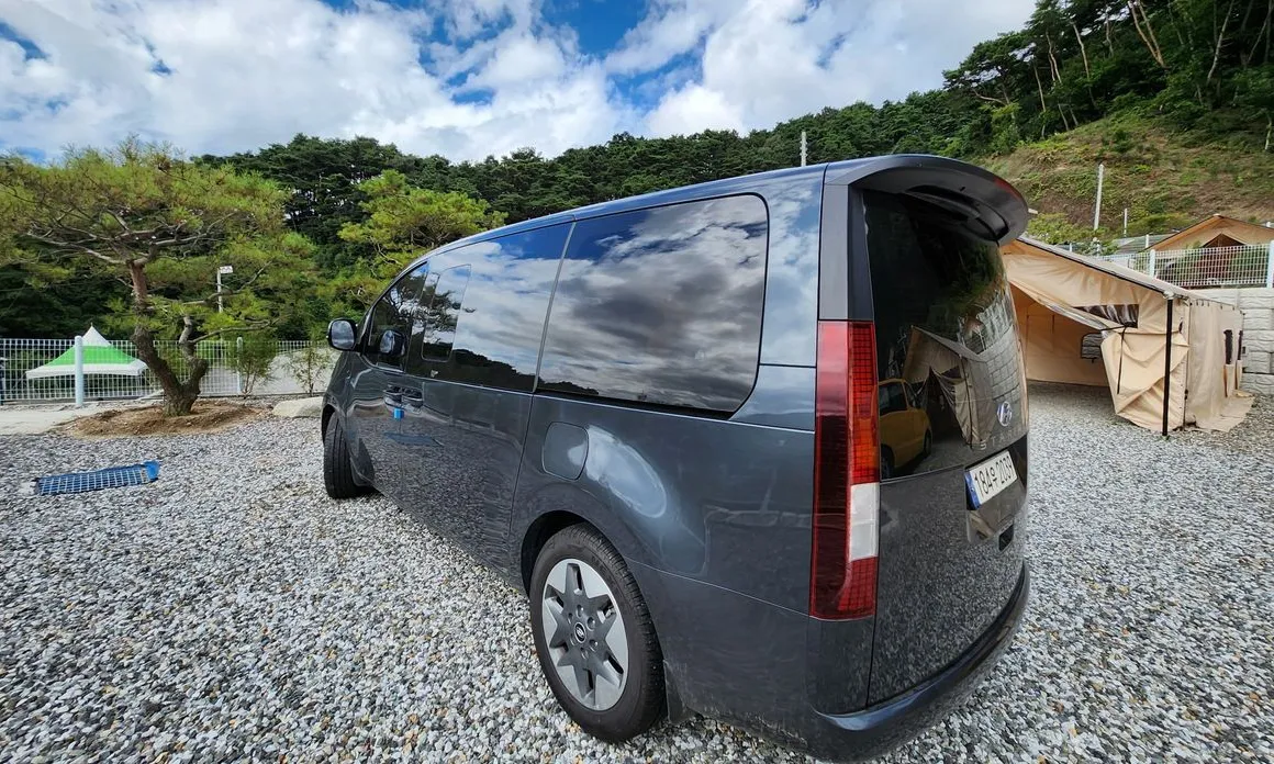 Hyundai Staria