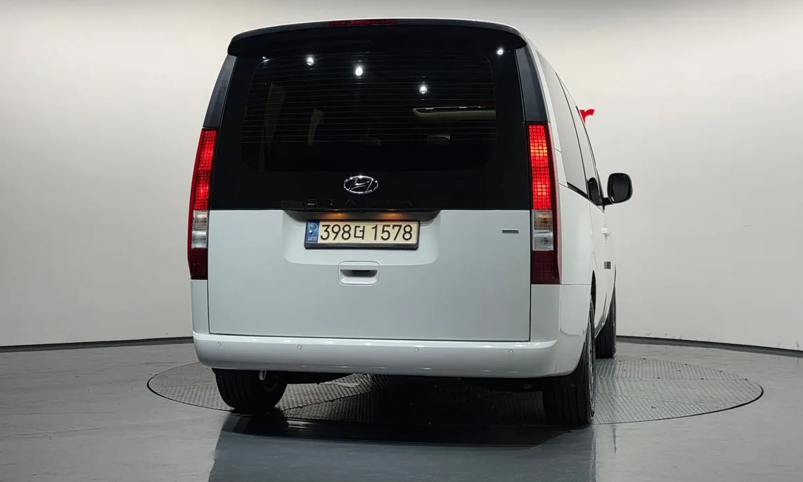 Hyundai Staria
