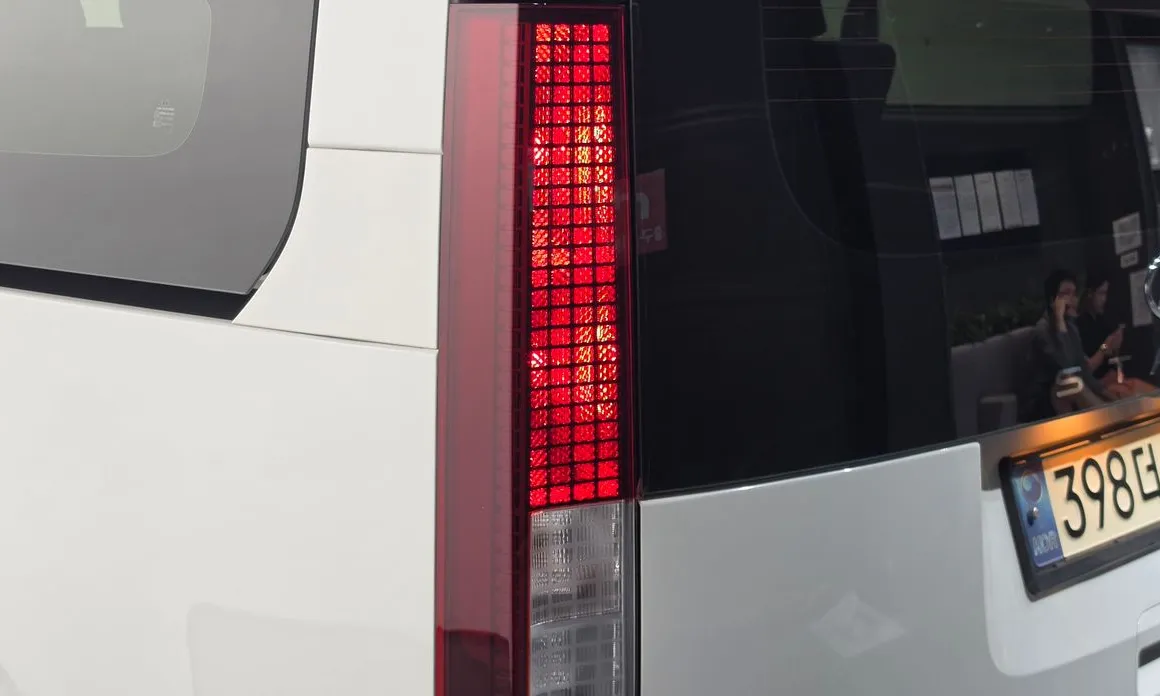 Hyundai Staria