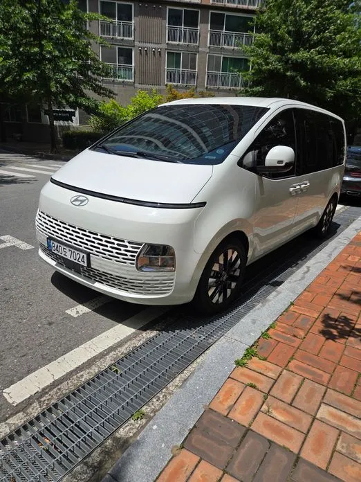 Hyundai Staria