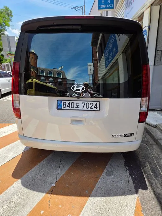 Hyundai Staria