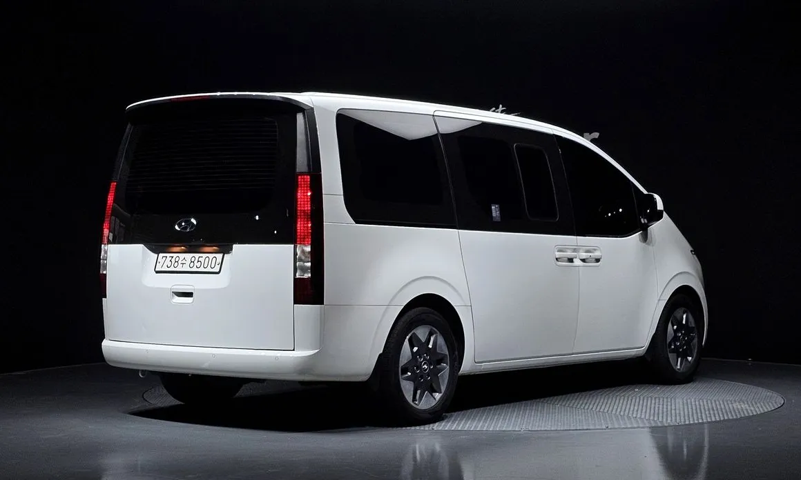 Hyundai Staria