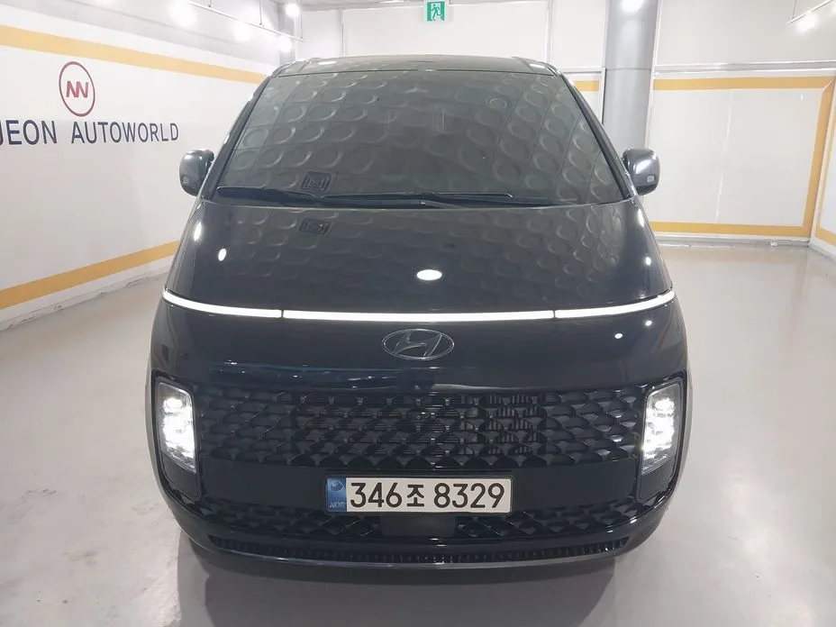 Hyundai Staria