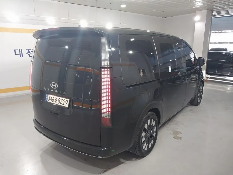 Hyundai Staria
